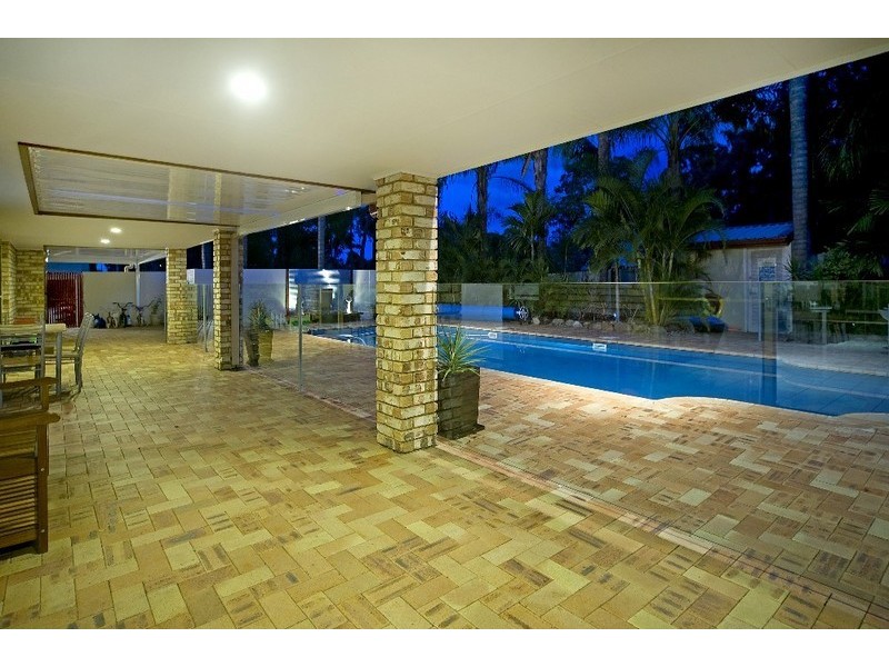 27 Warrego Way, Helensvale QLD 4212