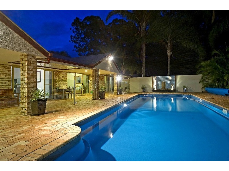 27 Warrego Way, Helensvale QLD 4212