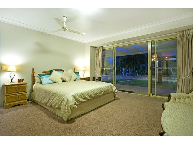 27 Warrego Way, Helensvale QLD 4212