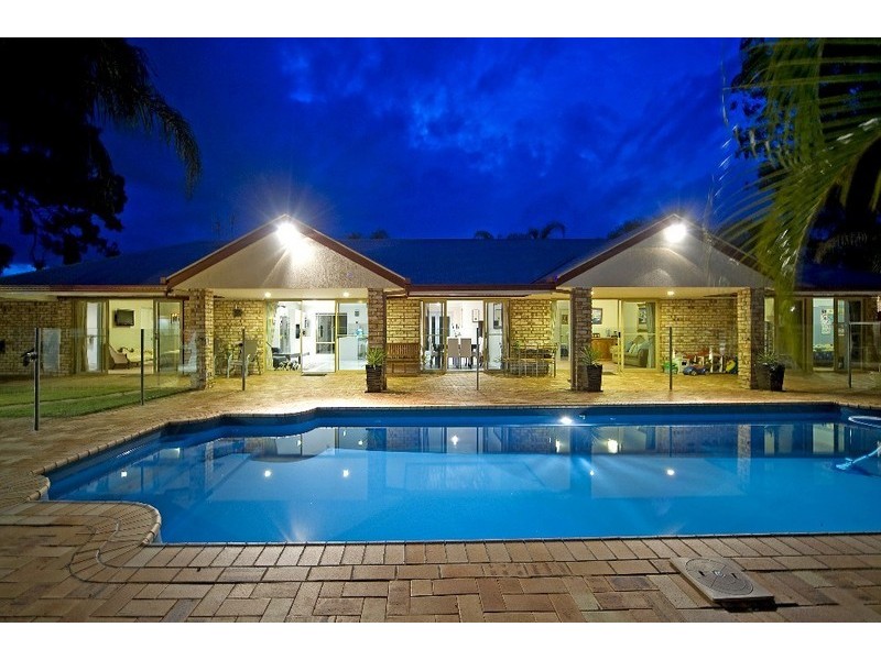 27 Warrego Way, Helensvale QLD 4212