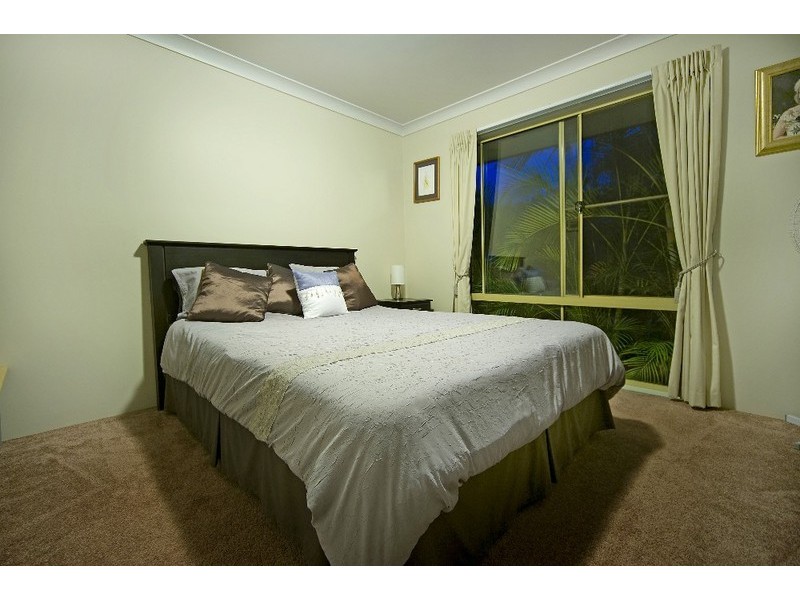 27 Warrego Way, Helensvale QLD 4212