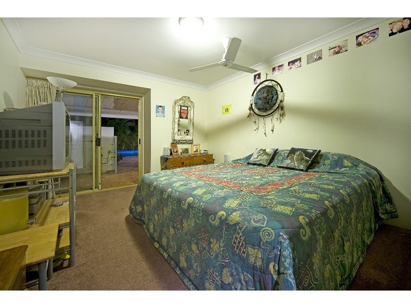 27 Warrego Way, Helensvale QLD 4212