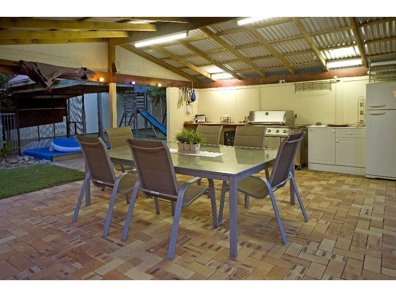 27 Warrego Way, Helensvale QLD 4212