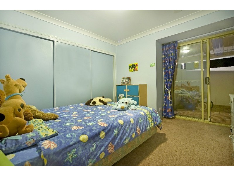 27 Warrego Way, Helensvale QLD 4212