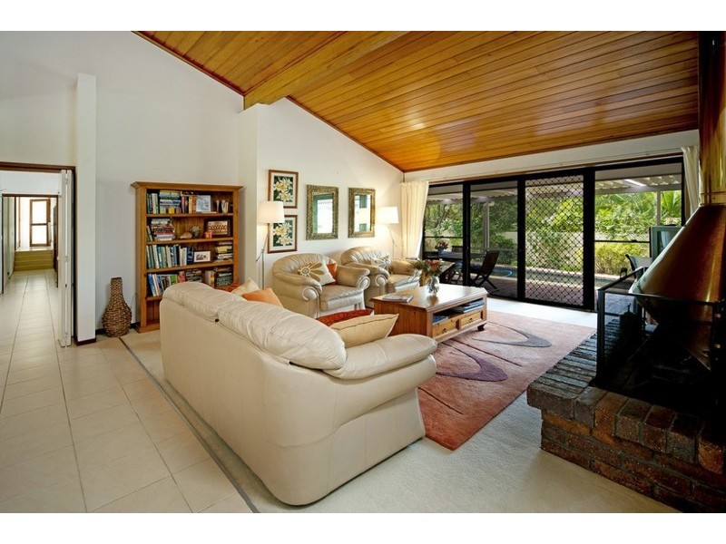 15 Riverstone Road, Helensvale QLD 4212