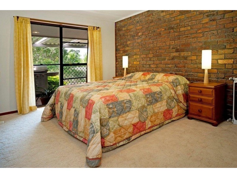 15 Riverstone Road, Helensvale QLD 4212