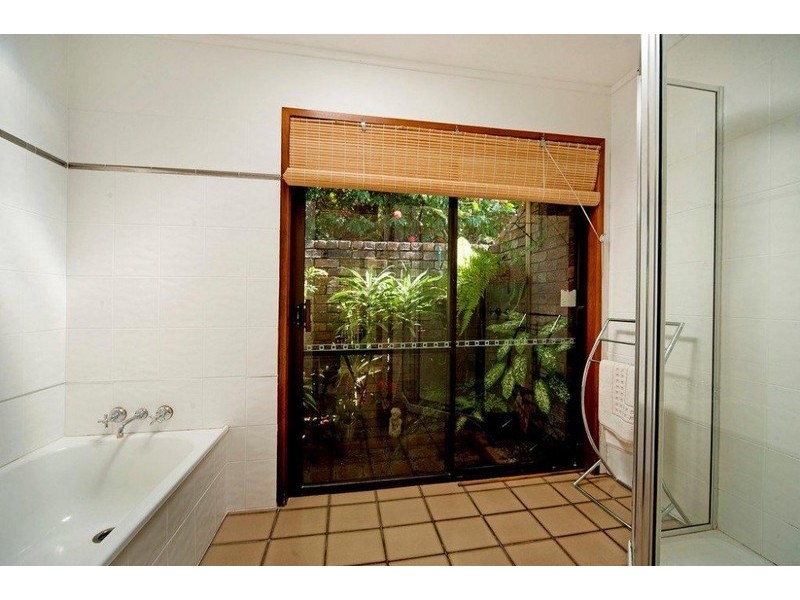 15 Riverstone Road, Helensvale QLD 4212