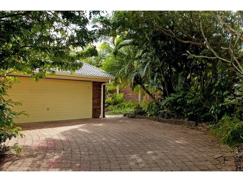 15 Riverstone Road, Helensvale QLD 4212