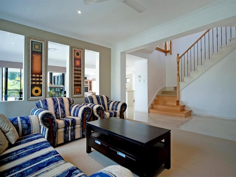 33 Casuarina Crescent, Molendinar QLD 4214