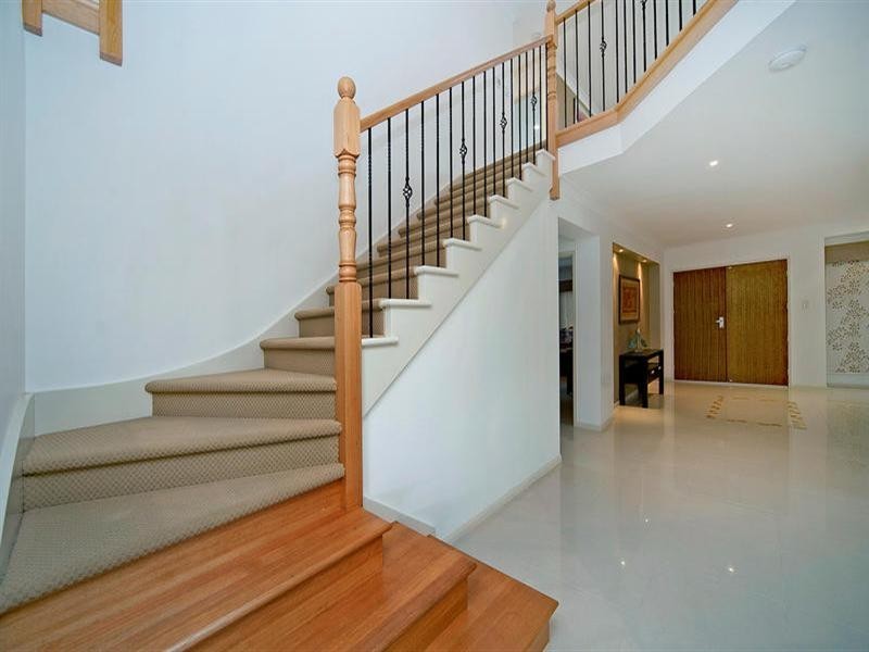 33 Casuarina Crescent, Molendinar QLD 4214