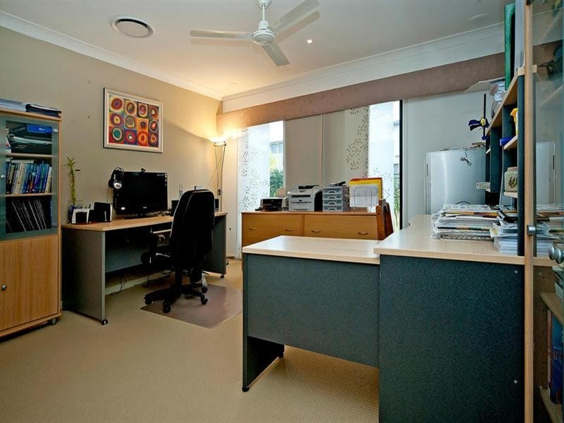 33 Casuarina Crescent, Molendinar QLD 4214