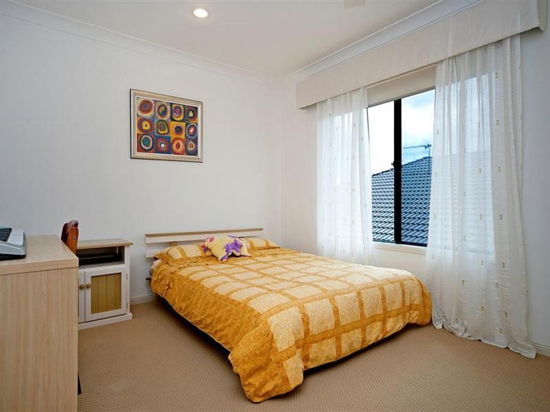 33 Casuarina Crescent, Molendinar QLD 4214