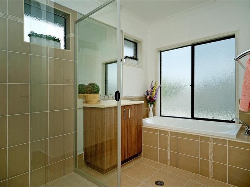 33 Casuarina Crescent, Molendinar QLD 4214