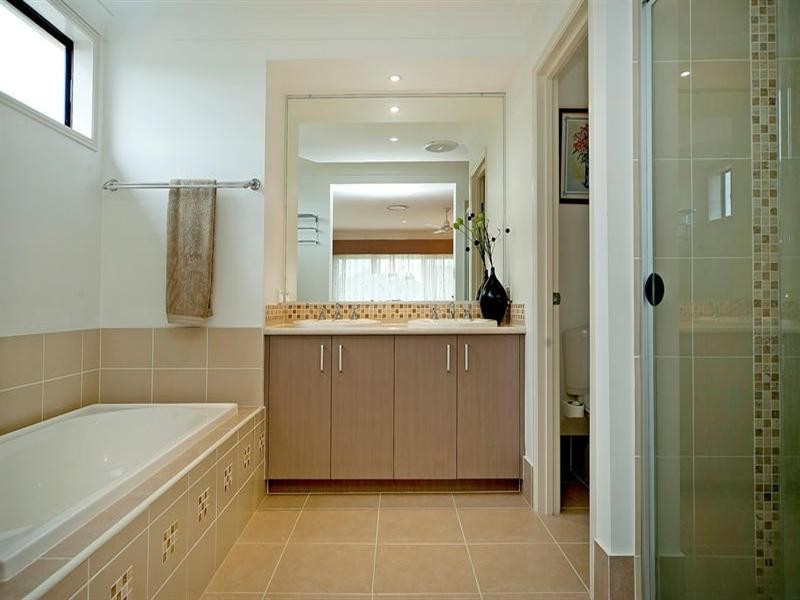 33 Casuarina Crescent, Molendinar QLD 4214