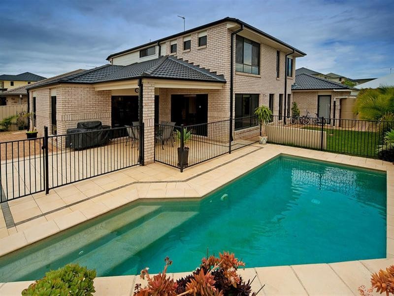 33 Casuarina Crescent, Molendinar QLD 4214