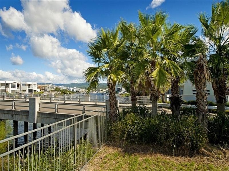 1 Fleetwood Court, Helensvale QLD 4212