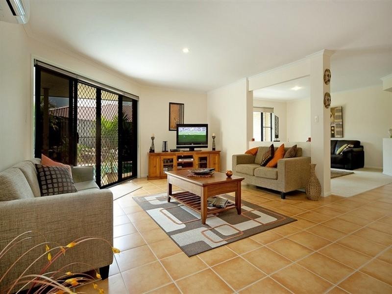 22 Buffalo Crescent, Pacific Pines QLD 4211