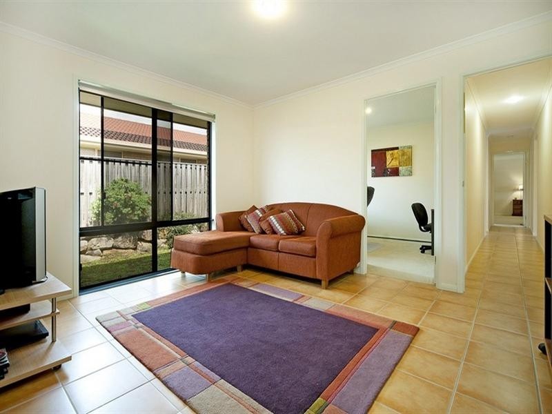 22 Buffalo Crescent, Pacific Pines QLD 4211