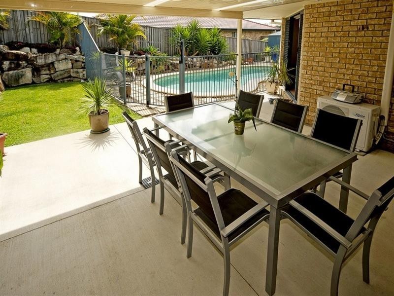 22 Buffalo Crescent, Pacific Pines QLD 4211