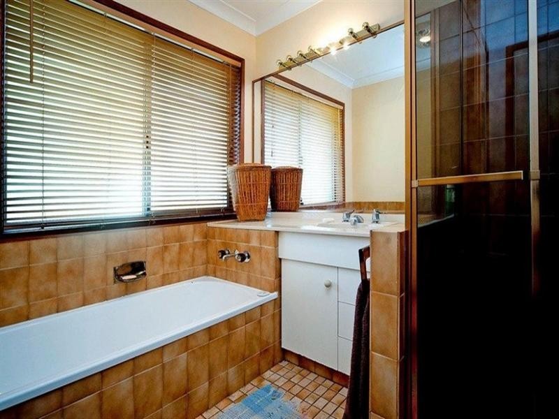 16 Latrobe Avenue, Helensvale QLD 4212