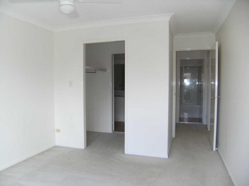 24/8 Doyalson Place, Helensvale QLD 4212