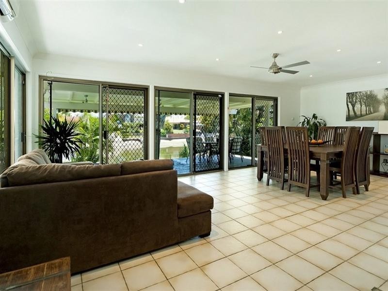9 Nautilus Place, Biggera Waters QLD 4216
