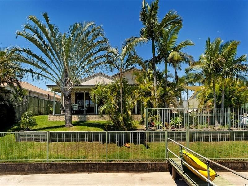 9 Nautilus Place, Biggera Waters QLD 4216