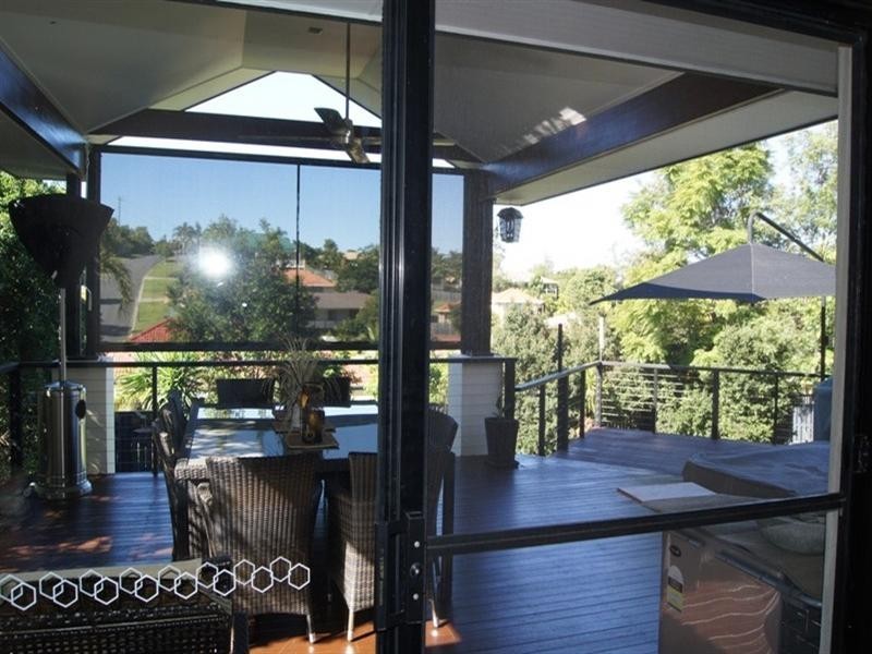 3 Howland Circuit, Pacific Pines QLD 4211