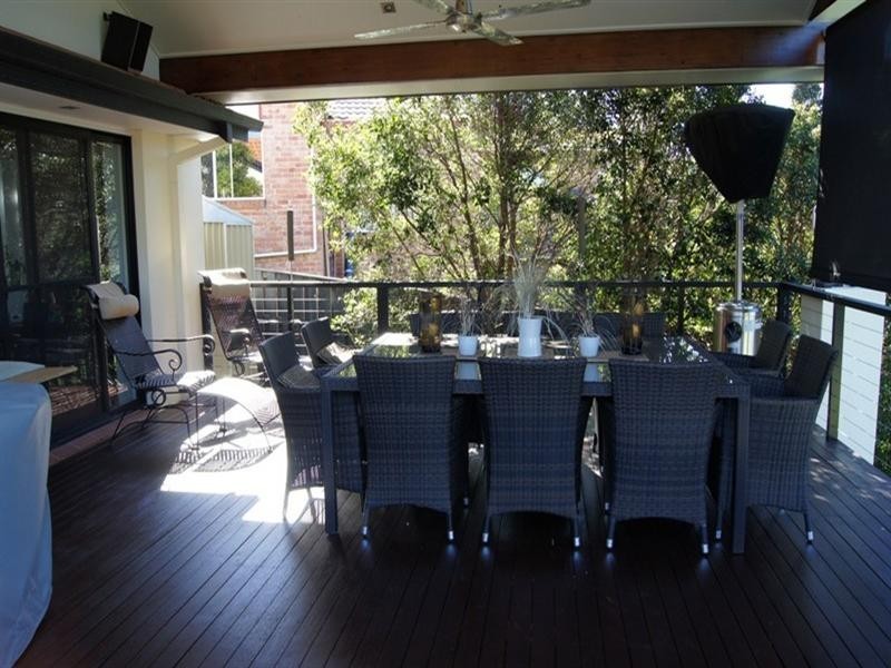 3 Howland Circuit, Pacific Pines QLD 4211