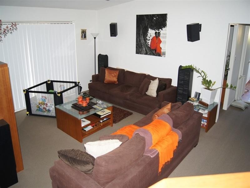 3 Howland Circuit, Pacific Pines QLD 4211