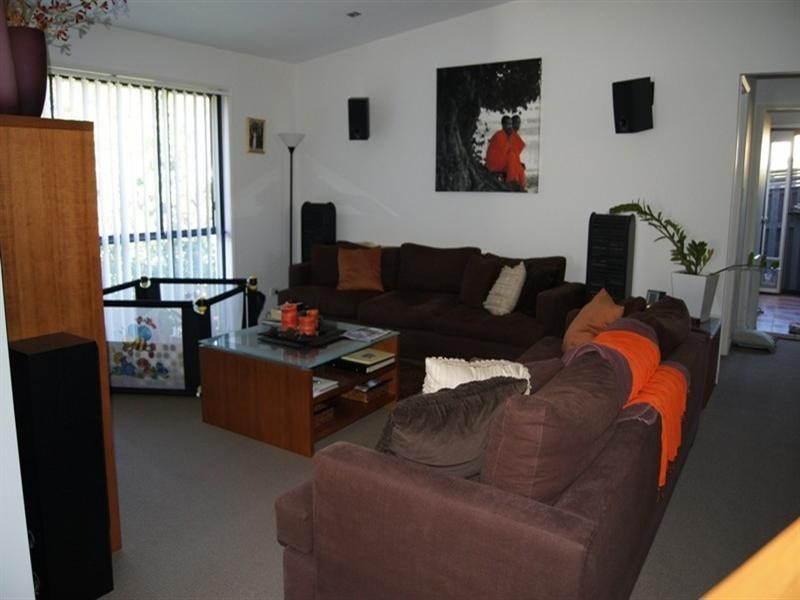 3 Howland Circuit, Pacific Pines QLD 4211