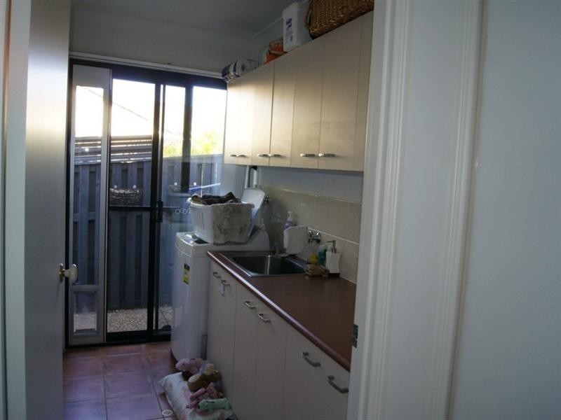 3 Howland Circuit, Pacific Pines QLD 4211