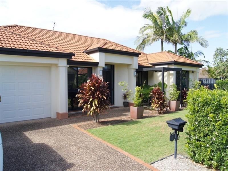 3 Howland Circuit, Pacific Pines QLD 4211