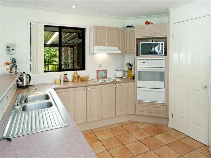 54 Gippsland Drive, Helensvale QLD 4212