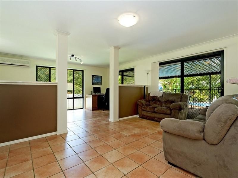 54 Gippsland Drive, Helensvale QLD 4212