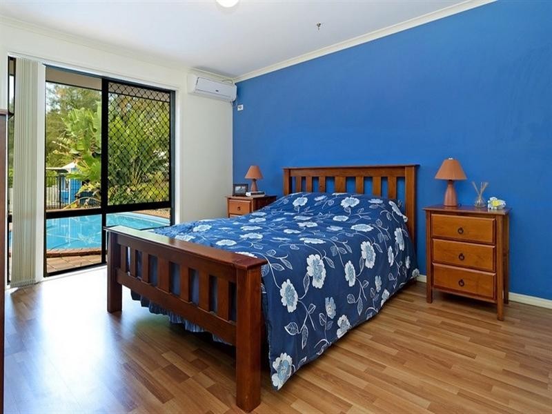 54 Gippsland Drive, Helensvale QLD 4212