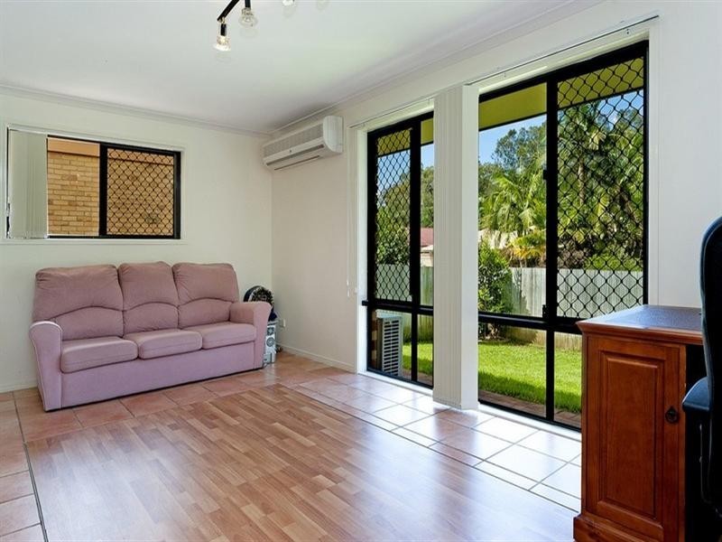 54 Gippsland Drive, Helensvale QLD 4212