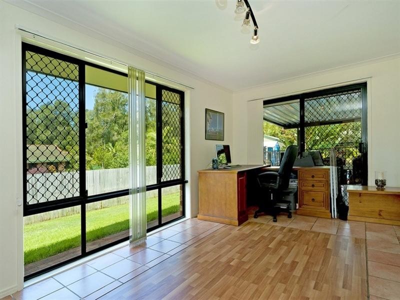 54 Gippsland Drive, Helensvale QLD 4212