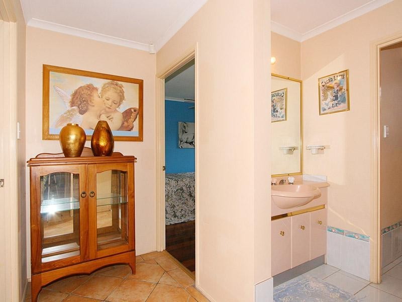 5 Allied Drive, Arundel QLD 4214