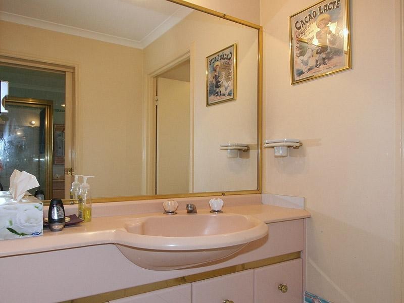 5 Allied Drive, Arundel QLD 4214