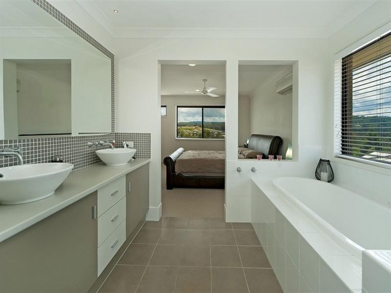 3 Govett Street, Pacific Pines QLD 4211