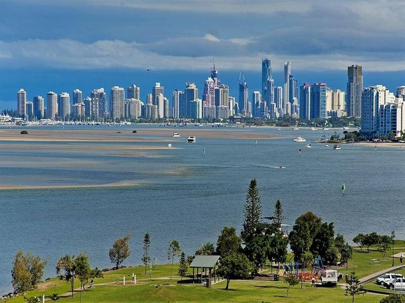 26/7 Oatland Esplanade, Runaway Bay QLD 4216