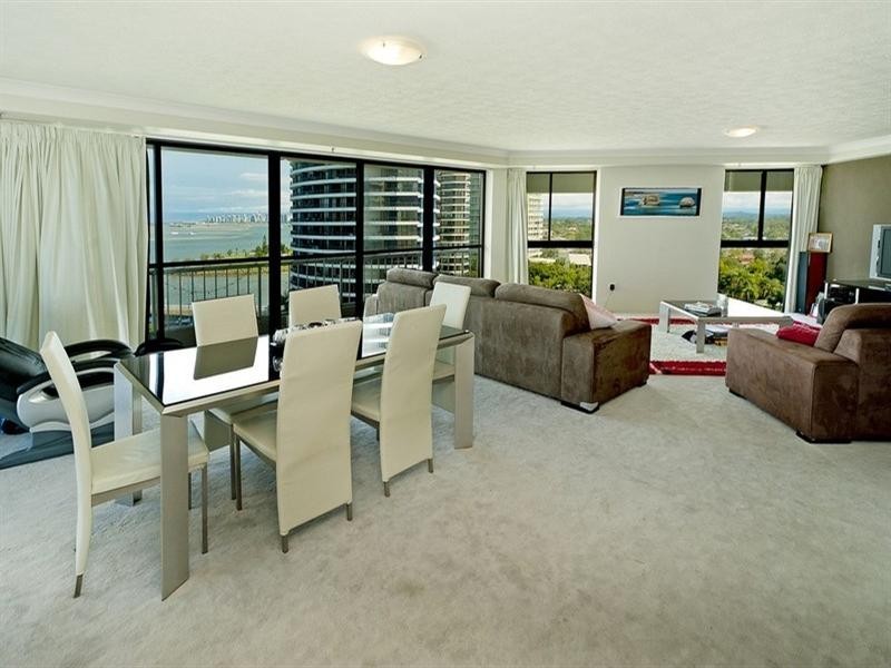 26/7 Oatland Esplanade, Runaway Bay QLD 4216