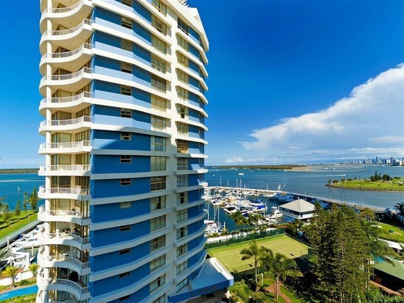 26/7 Oatland Esplanade, Runaway Bay QLD 4216