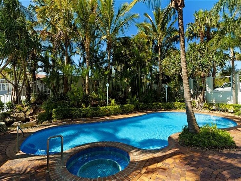 26/7 Oatland Esplanade, Runaway Bay QLD 4216