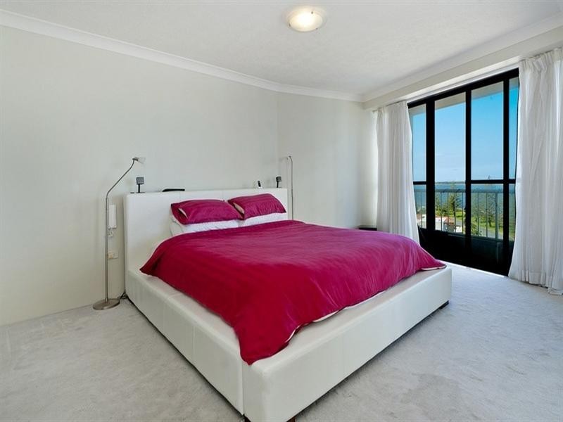 26/7 Oatland Esplanade, Runaway Bay QLD 4216