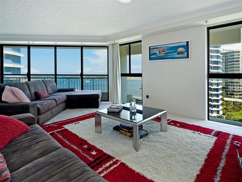 26/7 Oatland Esplanade, Runaway Bay QLD 4216