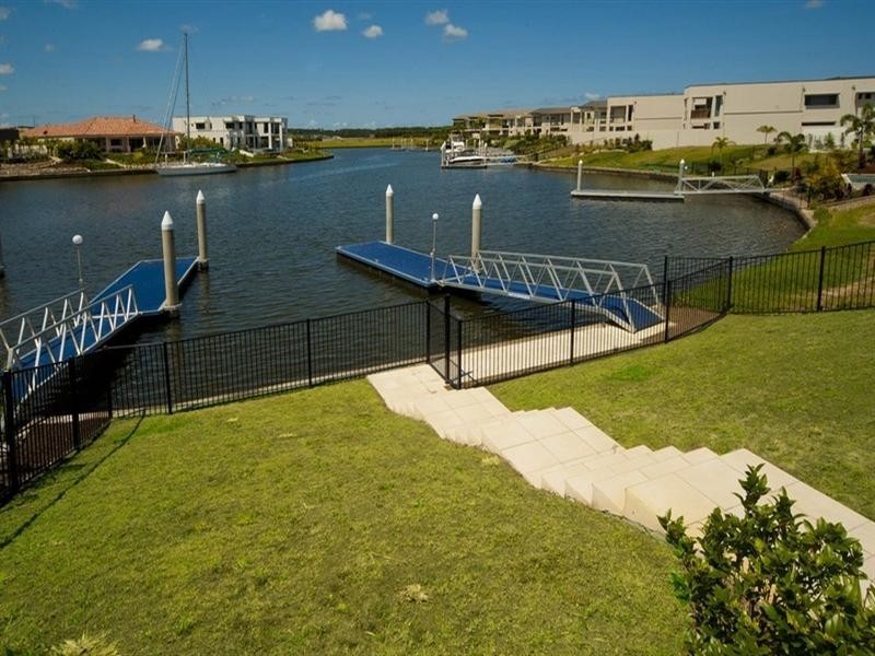 2228 Glengallon Way, Hope Island QLD 4212