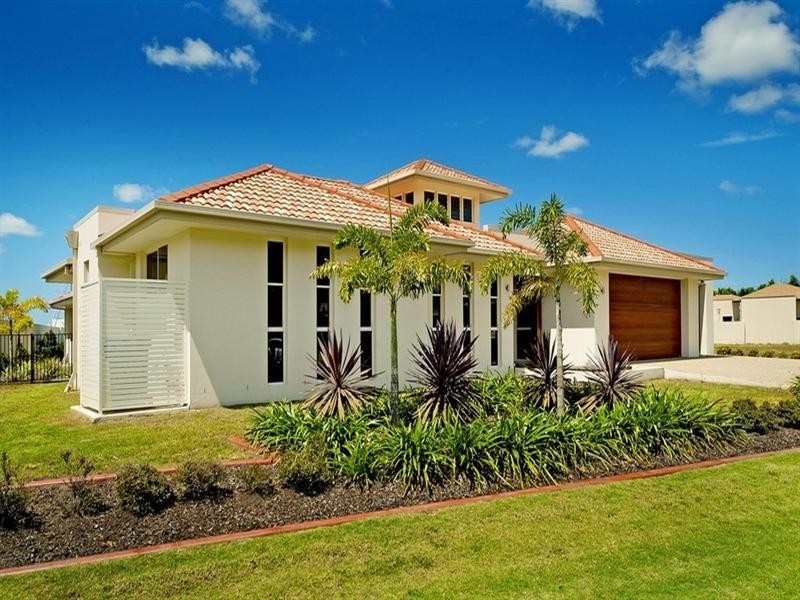 2228 Glengallon Way, Hope Island QLD 4212