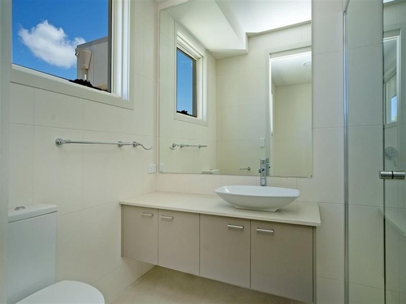 2228 Glengallon Way, Hope Island QLD 4212